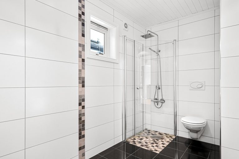 Comment poser un receveur de douche