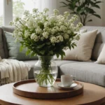 plantes avec petites fleurs blanches